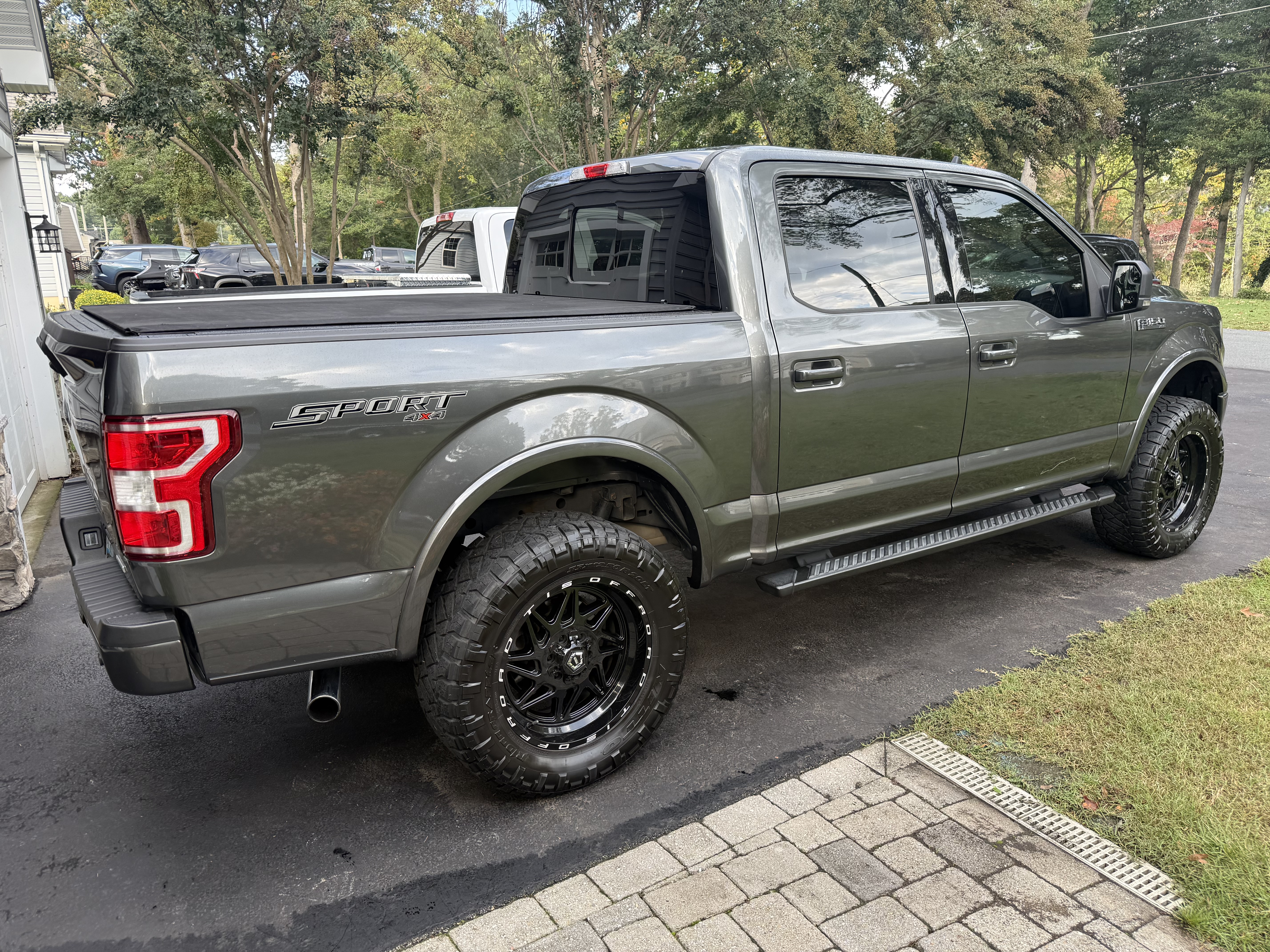 Used 2019 Ford F150 XLT w/ Equipment Group 302A Luxury AWD/4WD image 5