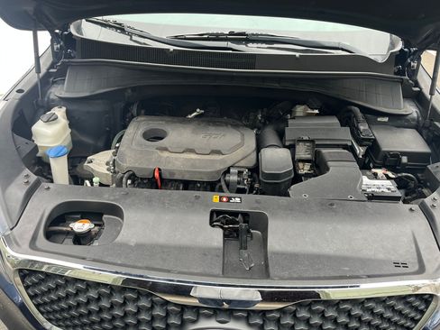 Used 2017 Kia Sorento LX image 6