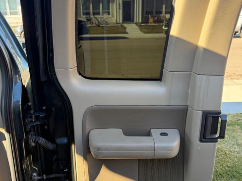 Used 2006 Ford F150 XLT image 10