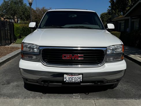 Used 2004 GMC Yukon SLE w/ Cargo Package RWD image 2