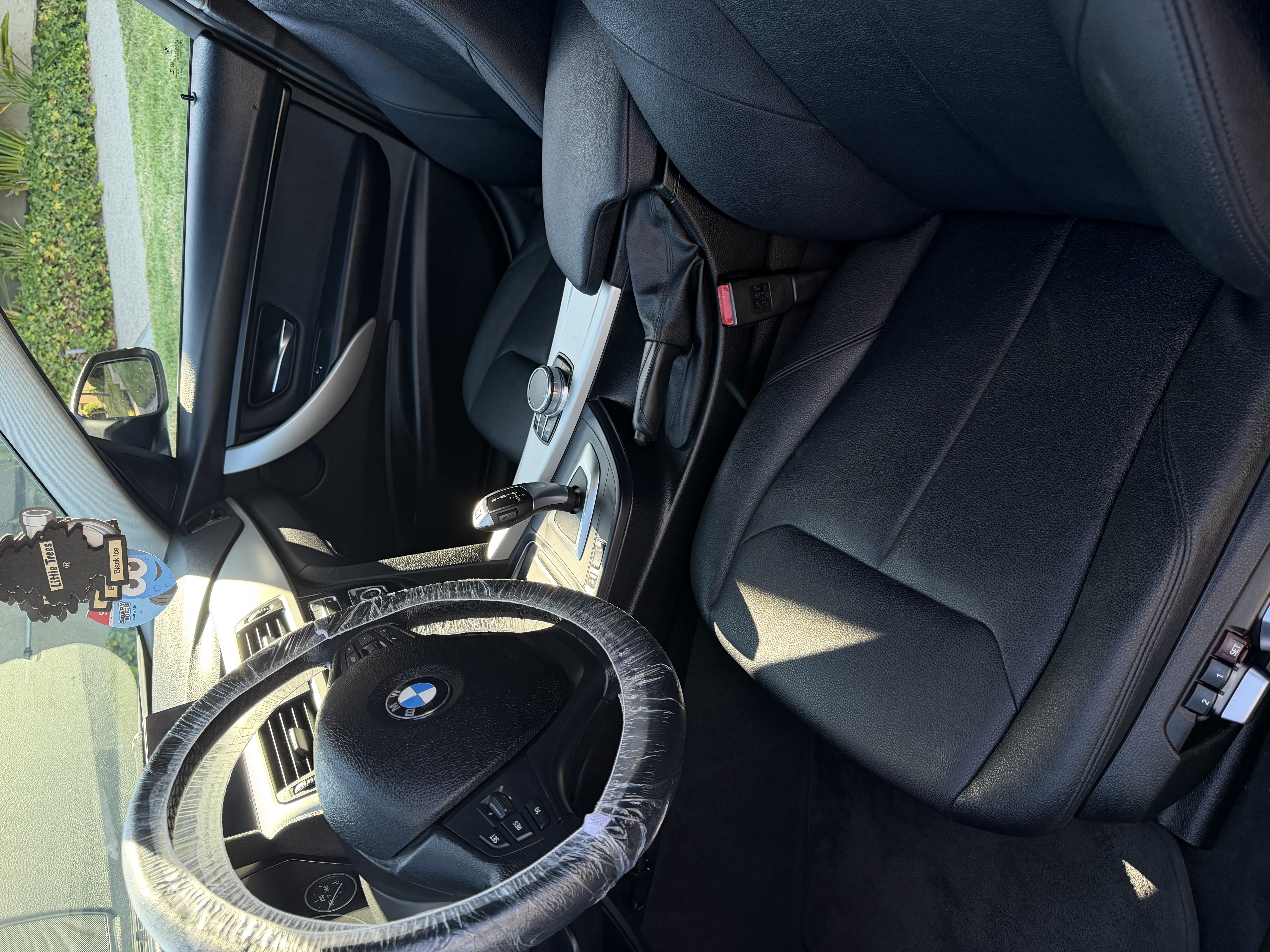 Used 2018 BMW 320i Sedan RWD image 9