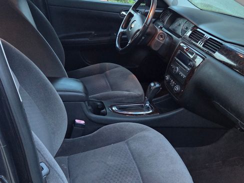 Used 2014 Chevrolet Impala LT w/ LT Sunroof Package image 9