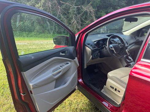 Used 2014 Ford Escape SE image 9