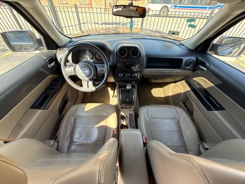Used 2015 Jeep Patriot High Altitude FWD image 2