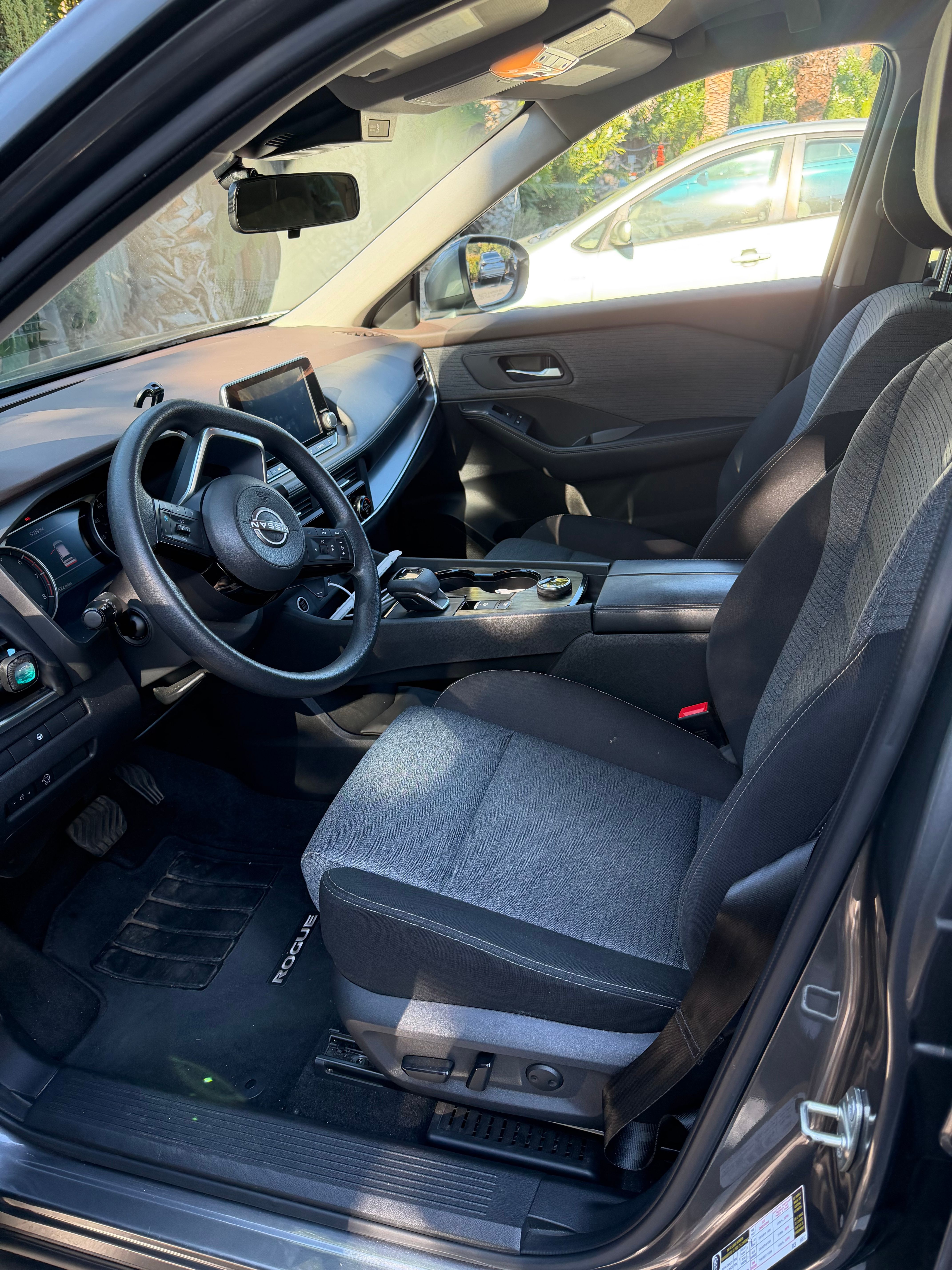 Used 2023 Nissan Rogue SV AWD/4WD image 14