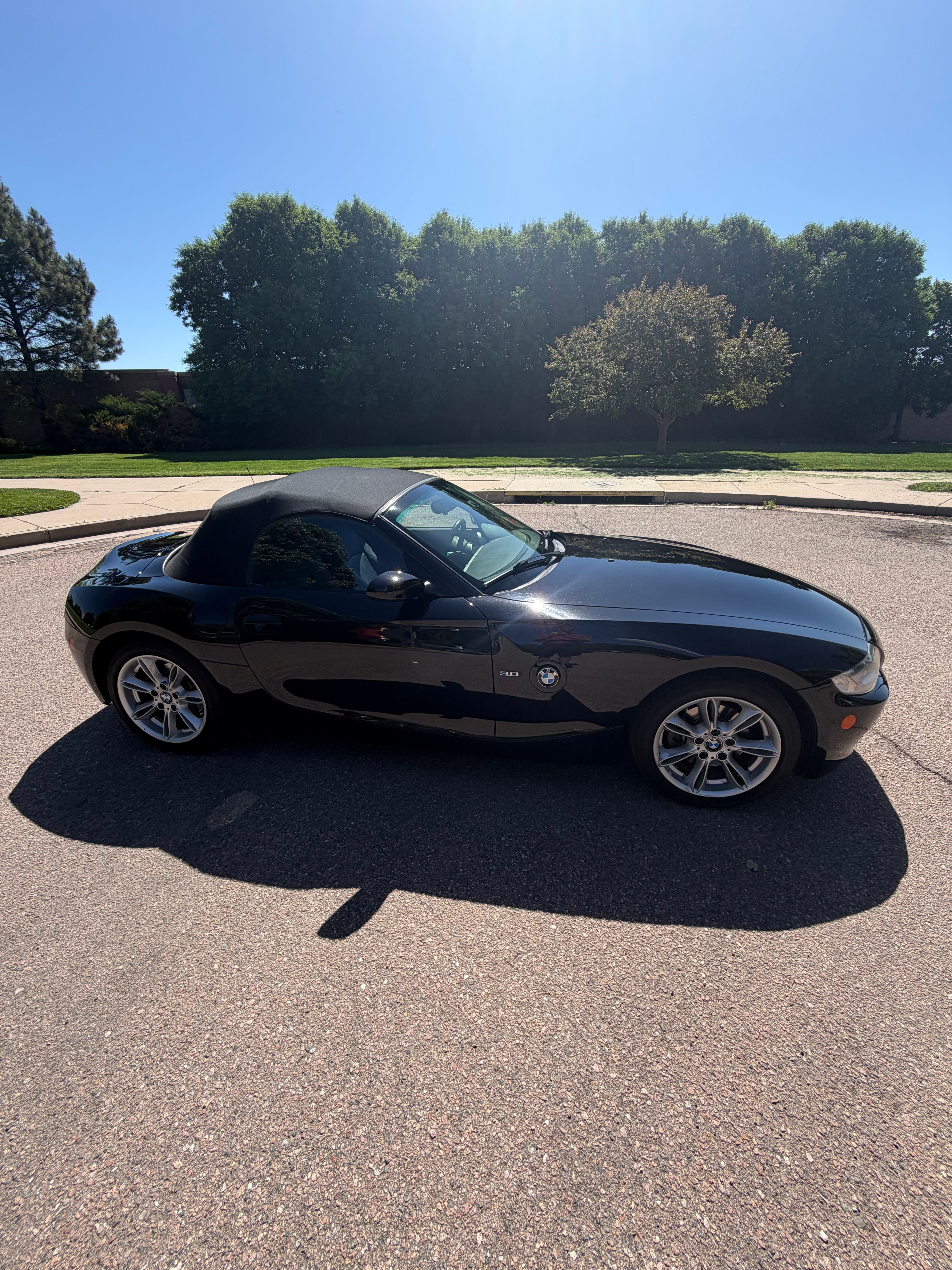 Used 2005 BMW Z4 3.0i RWD image 9