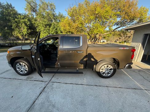 Used 2023 Chevrolet Silverado 1500 LTZ w/ Technology Package image 2