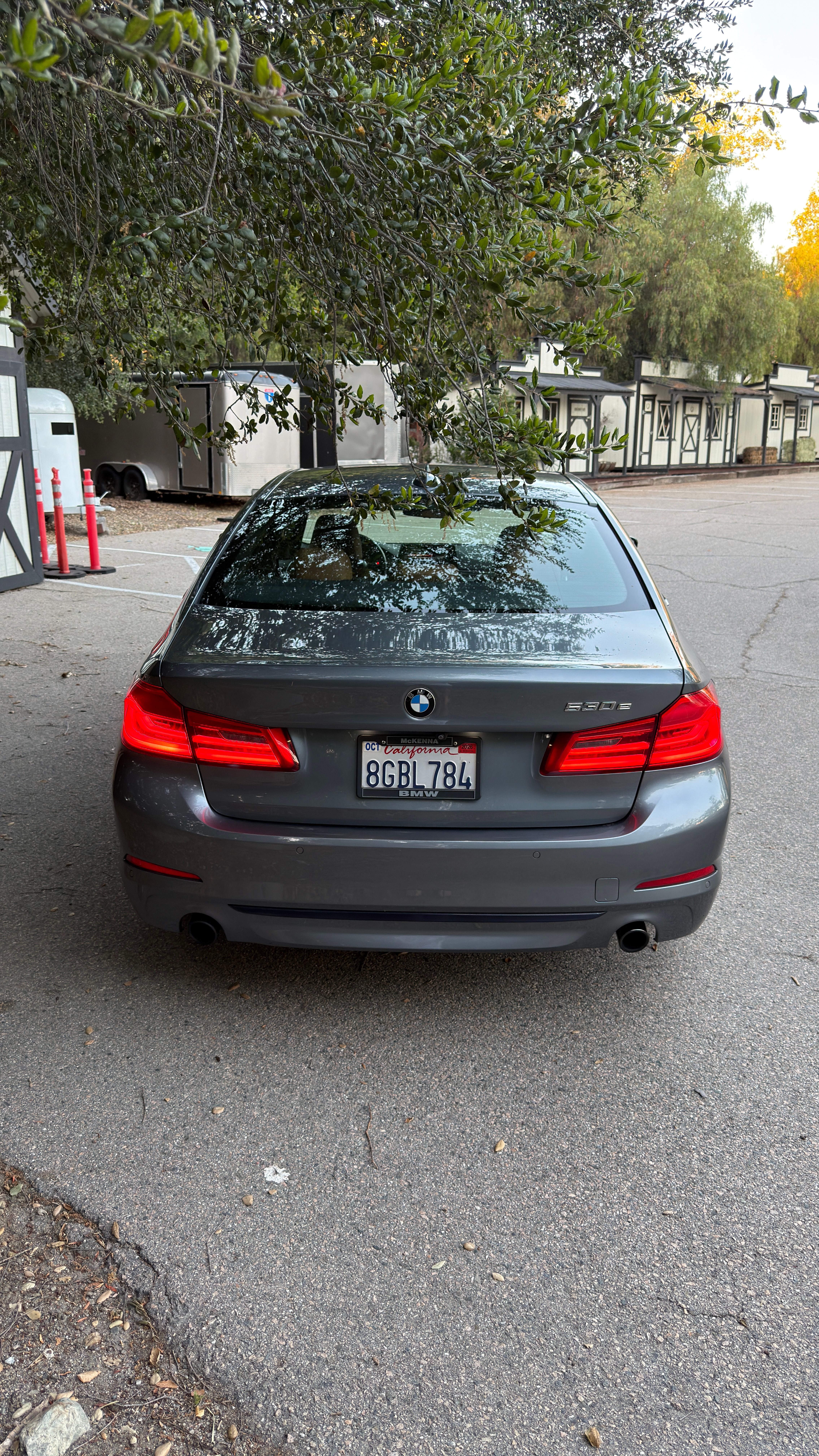 Used 2018 BMW 530e w/ Premium Package 2 RWD image 9