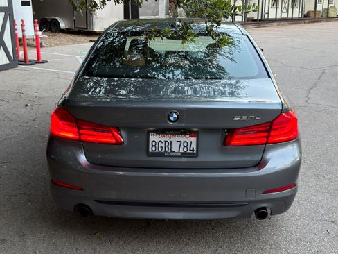 Used 2018 BMW 530e w/ Premium Package 2 image 9