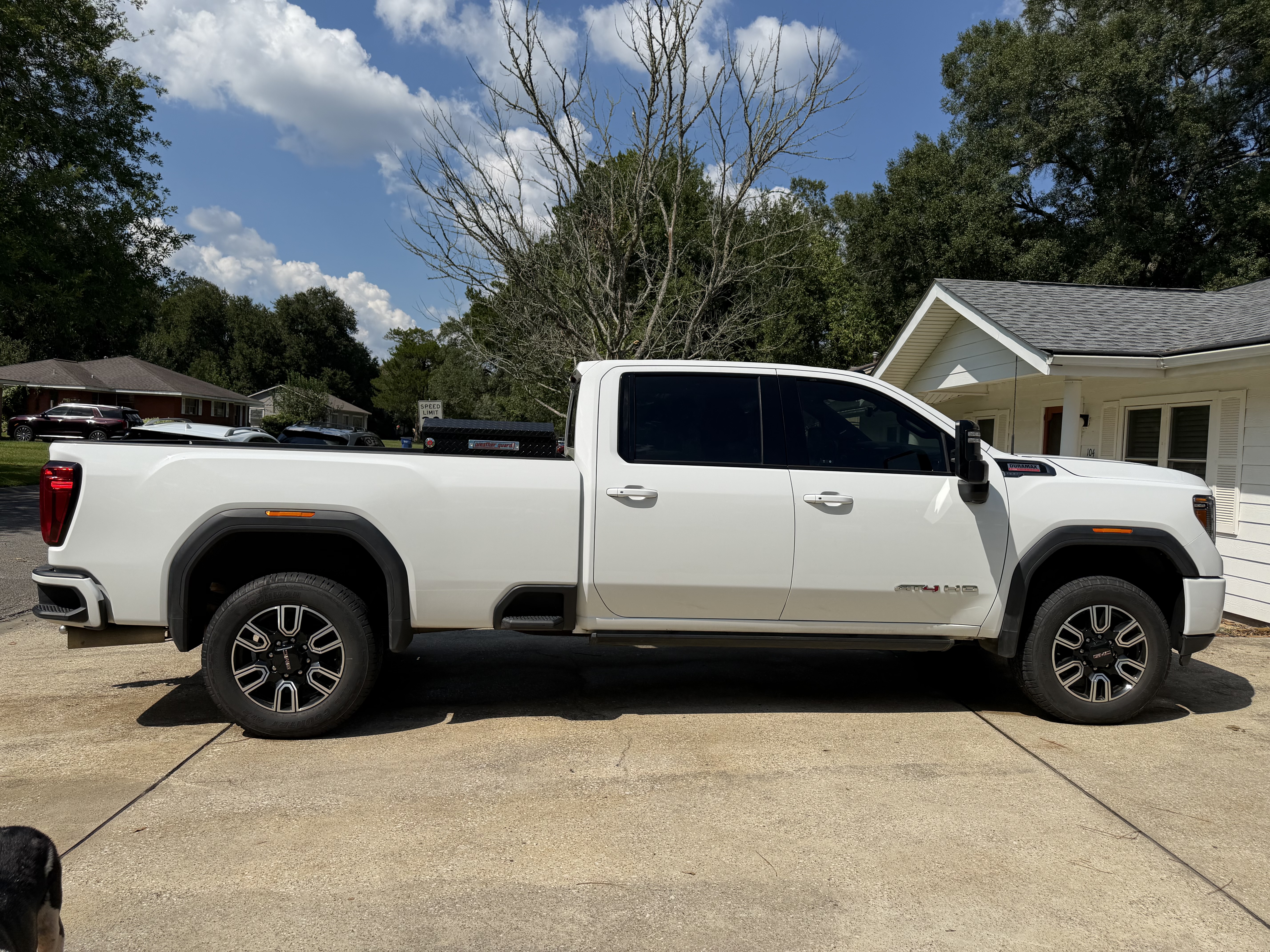 Used 2023 GMC Sierra 3500 AT4 w/ AT4 Premium Plus Package AWD/4WD image 6
