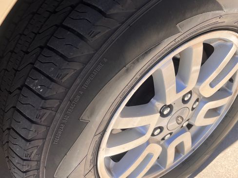 Used 2012 Ford Expedition XLT image 10