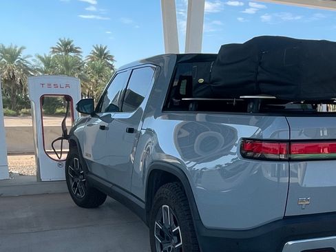 Used 2022 Rivian R1T Launch Edition image 13