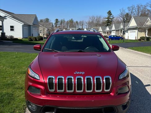 Used 2017 Jeep Cherokee Latitude AWD/4WD image 4