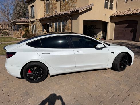 Used 2019 Tesla Model 3 Performance image 6
