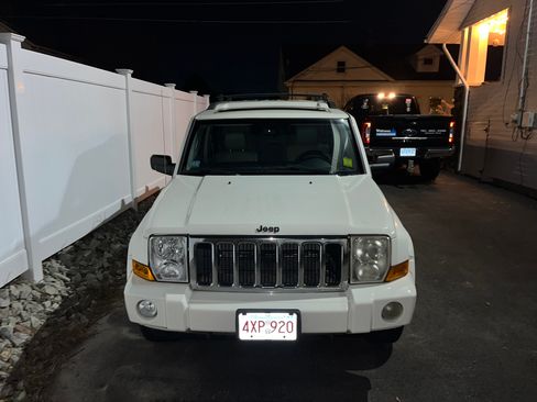 Used 2007 Jeep Commander Limited image 1