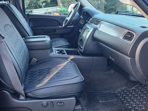 Used 2013 Chevrolet Silverado 2500 LTZ w/ LTZ Plus Package image 9