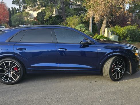 Used 2019 Audi Q8 Prestige w/ Luxury Package image 2