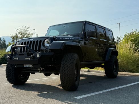 Used 2014 Jeep Wrangler Unlimited Rubicon w/ Connectivity Group image 6