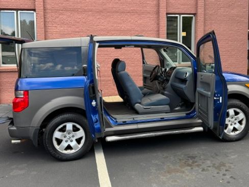 Used 2005 Honda Element EX image 2