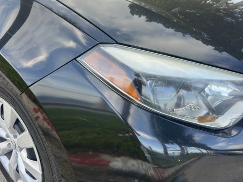 Used 2015 Toyota Corolla LE FWD image 2