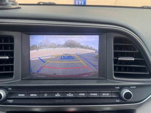Used 2020 Hyundai Elantra Value Edition FWD image 8