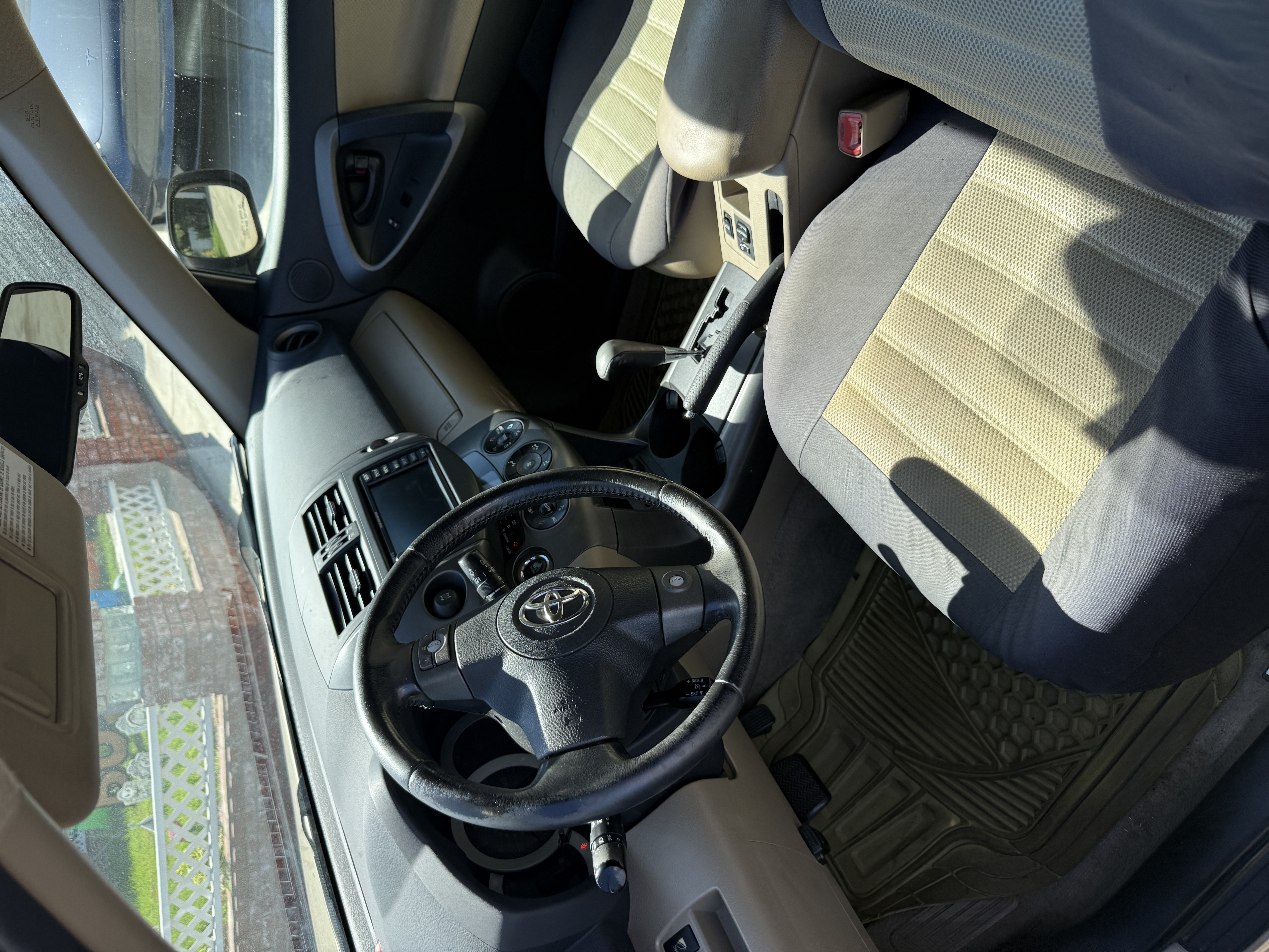 Used 2011 Toyota RAV4 Limited AWD/4WD image 9