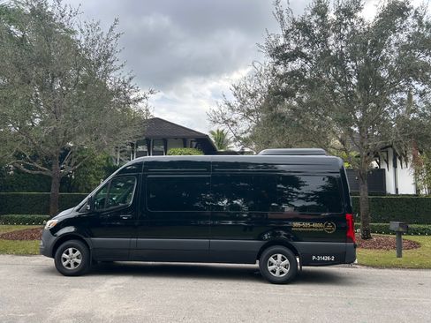 Used 2025 Mercedes-Benz Sprinter 2500 image 11