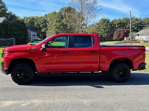 Used 2019 Chevrolet Silverado 1500 LT Trail Boss w/ Convenience Package image 2