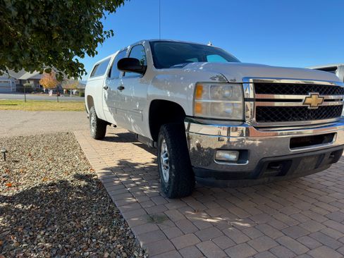 Used 2011 Chevrolet Silverado 2500 LT w/ Interior Plus Package image 5