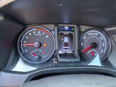 Used 2022 Toyota Tacoma SR image 14