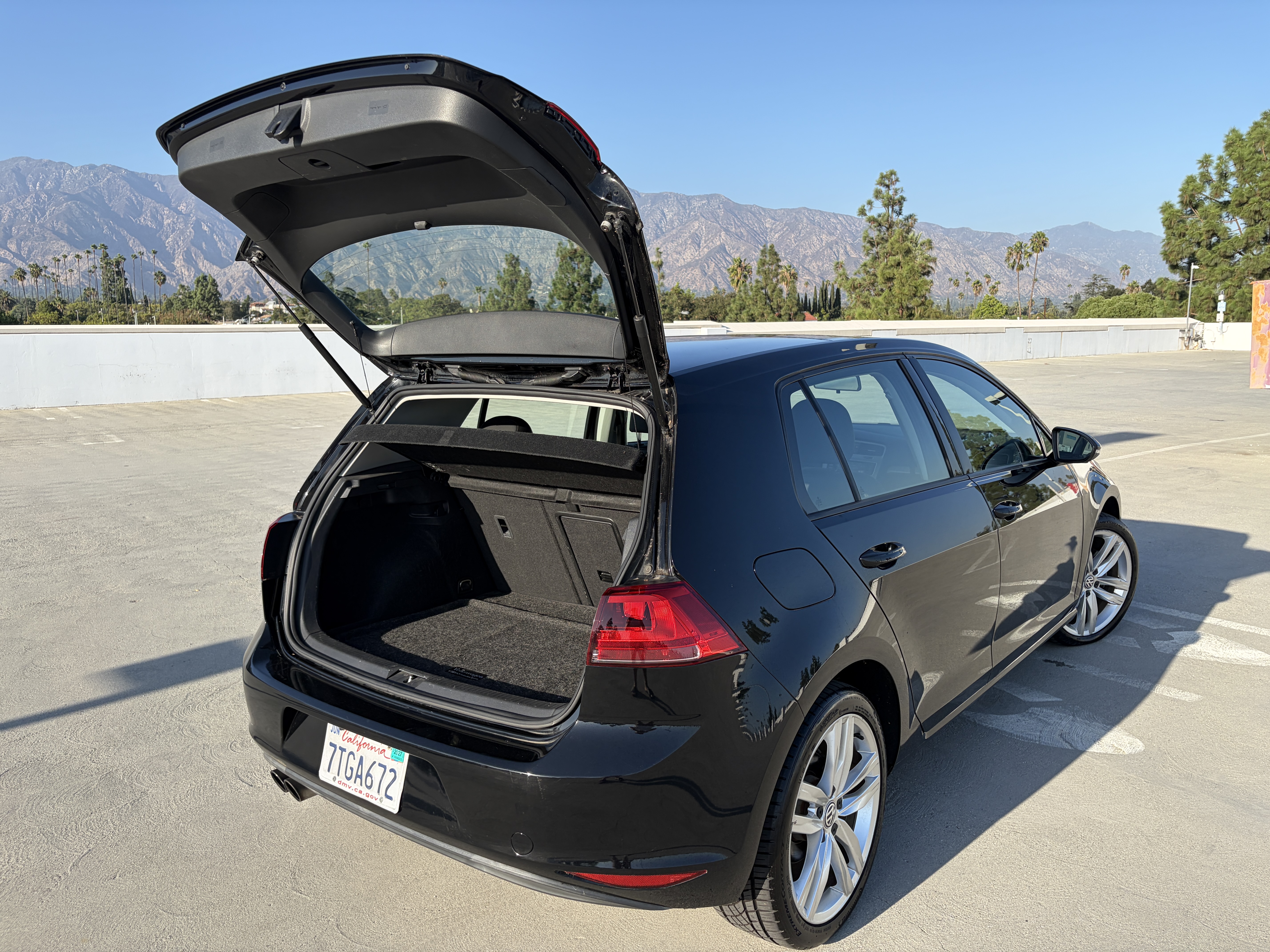 Used 2016 Volkswagen Golf SE w/ Lighting Package FWD image 10