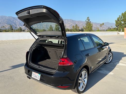 Used 2016 Volkswagen Golf SE w/ Lighting Package FWD image 10