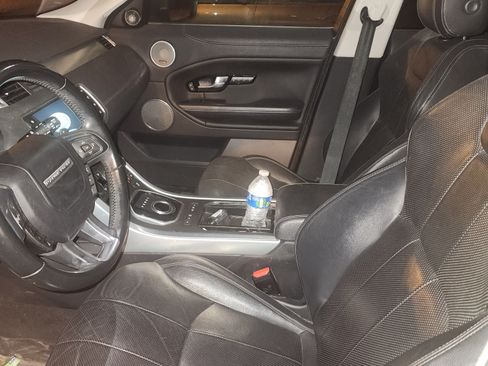 Used 2016 Land Rover Range Rover Evoque SE Premium image 8