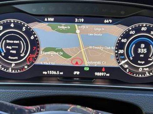 Used 2018 Volkswagen Golf 4-Door image 16