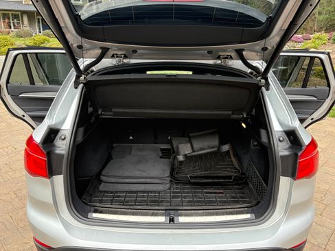 Used 2017 BMW X1 xDrive28i image 11