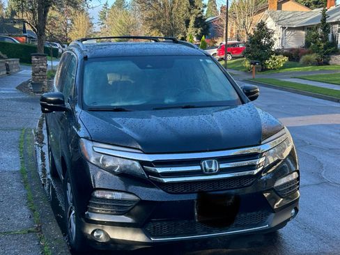 Used 2016 Honda Pilot Touring image 1