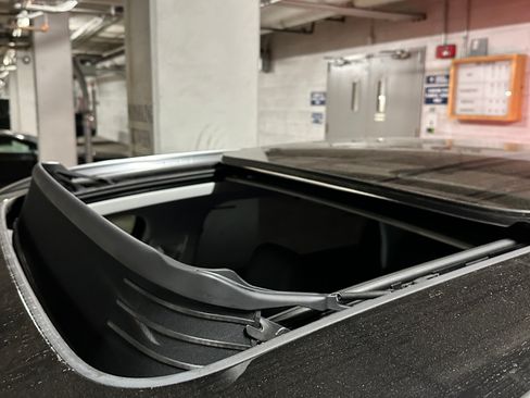 Used 2021 Audi e-tron Prestige w/ Prestige Package image 26