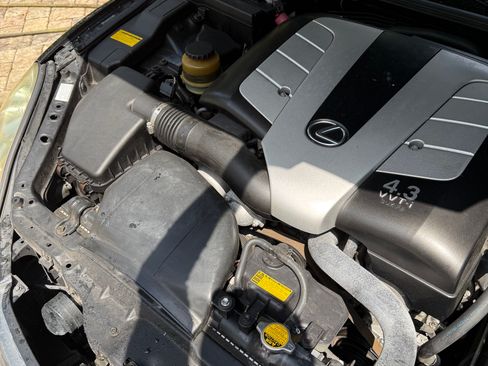 Used 2004 Lexus SC 430 Convertible RWD image 13