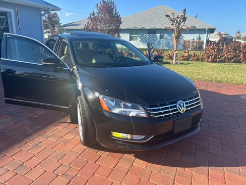 Used 2015 Volkswagen Passat TDI SEL Premium image 16