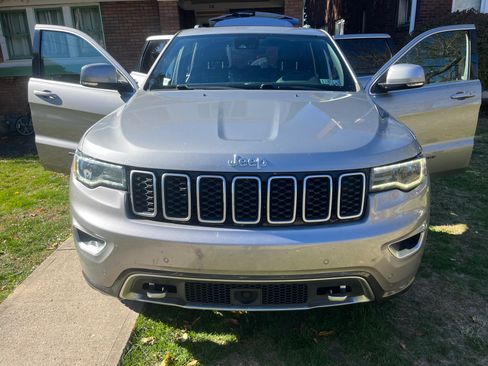 Used 2018 Jeep Grand Cherokee Limited image 1