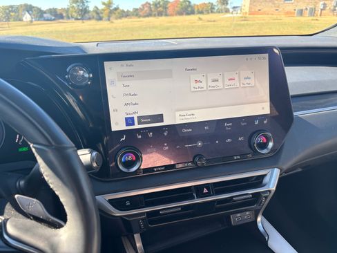 Used 2024 Lexus RX 350h image 9