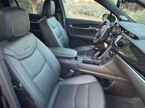 Used 2021 Cadillac XT6 Premium Luxury image 8