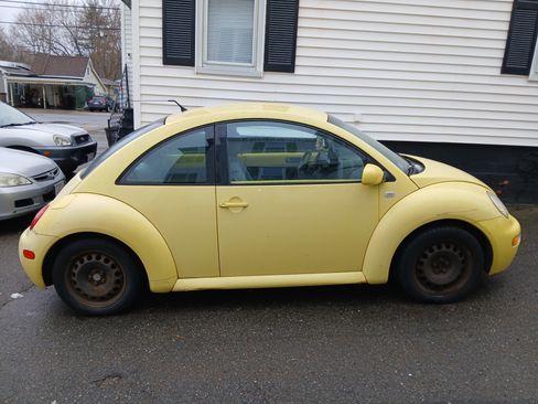 Used 2003 Volkswagen Beetle GL image 1
