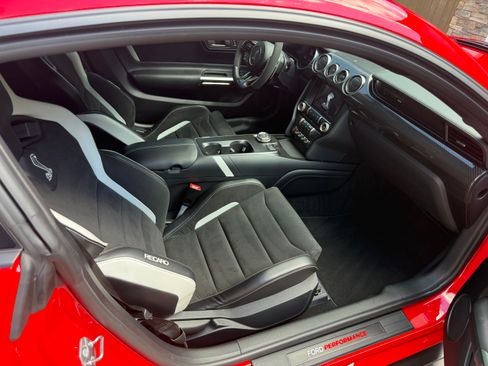 Used 2021 Ford Mustang Shelby GT500 w/ Carbon Fiber Track Pack RWD image 10