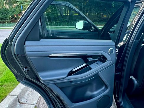 Used 2020 Land Rover Range Rover Evoque S image 13
