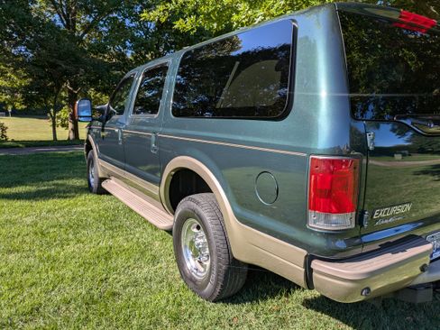 Used 2005 Ford Excursion Eddie Bauer image 4