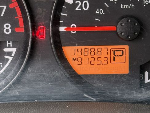 Used 2017 Nissan Frontier SV image 7