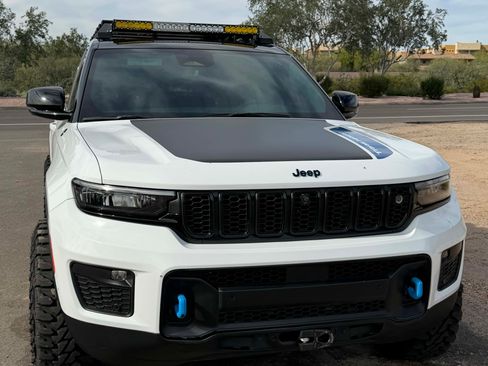 Used 2022 Jeep Grand Cherokee Trailhawk w/ Advanced Protech Group II image 12