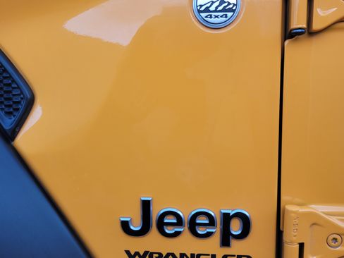 Used 2021 Jeep Wrangler Unlimited Sport image 13