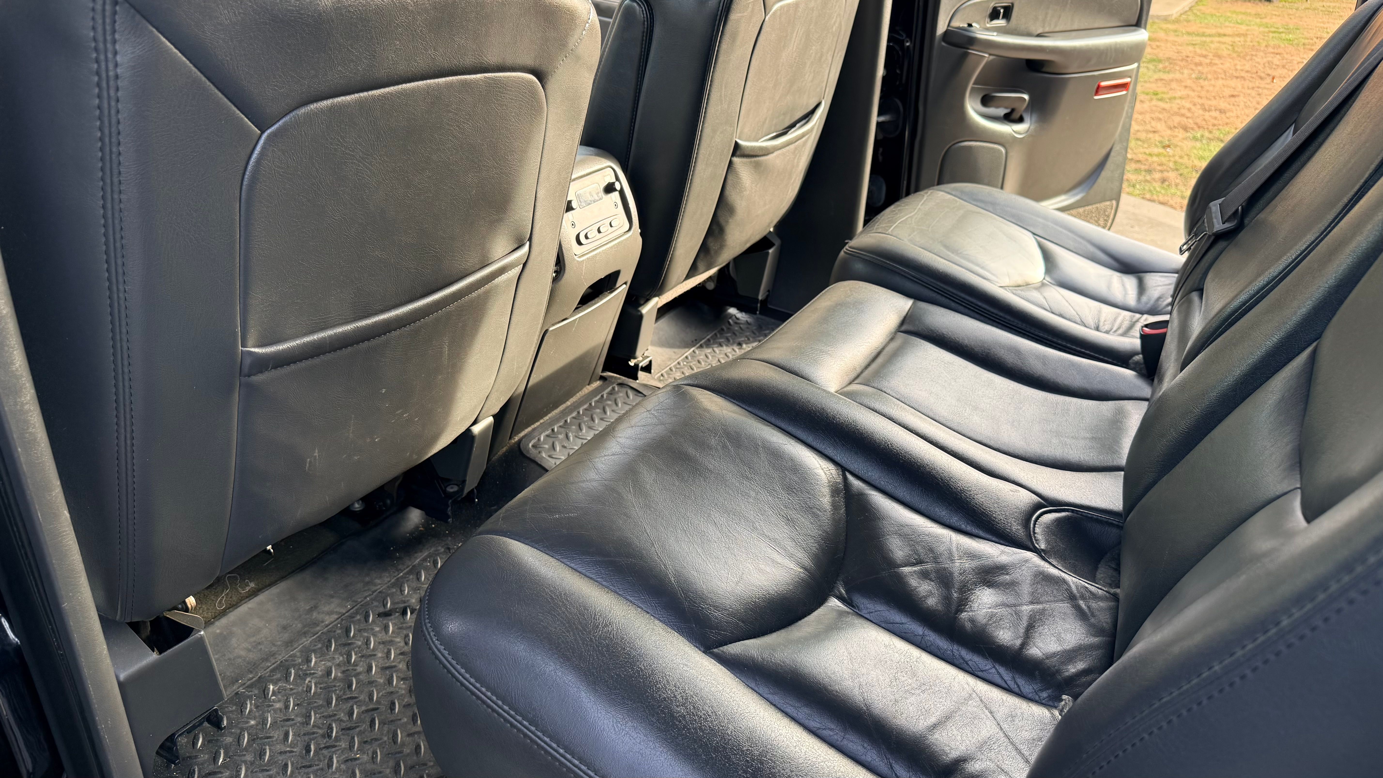 Used 2005 GMC Sierra 2500 SLT w/ Heavy-Duty Power Package AWD/4WD image 21